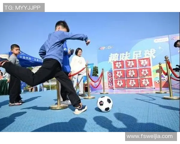 与足球明星同框的九宫格瞬间记录你我他共同的热血时刻